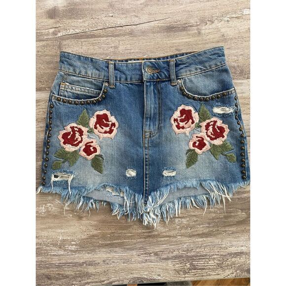 Free People Rose Embroidered Jean Skirt Sz 25 - Picture 1 of 5